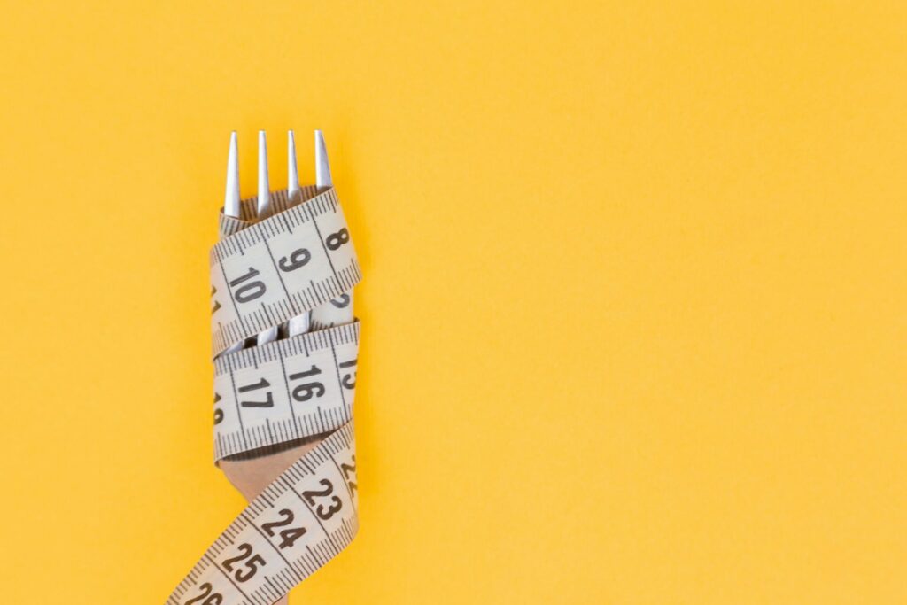 Personne confrontée aux injonctions liées au corps, au poids et à l’alimentation